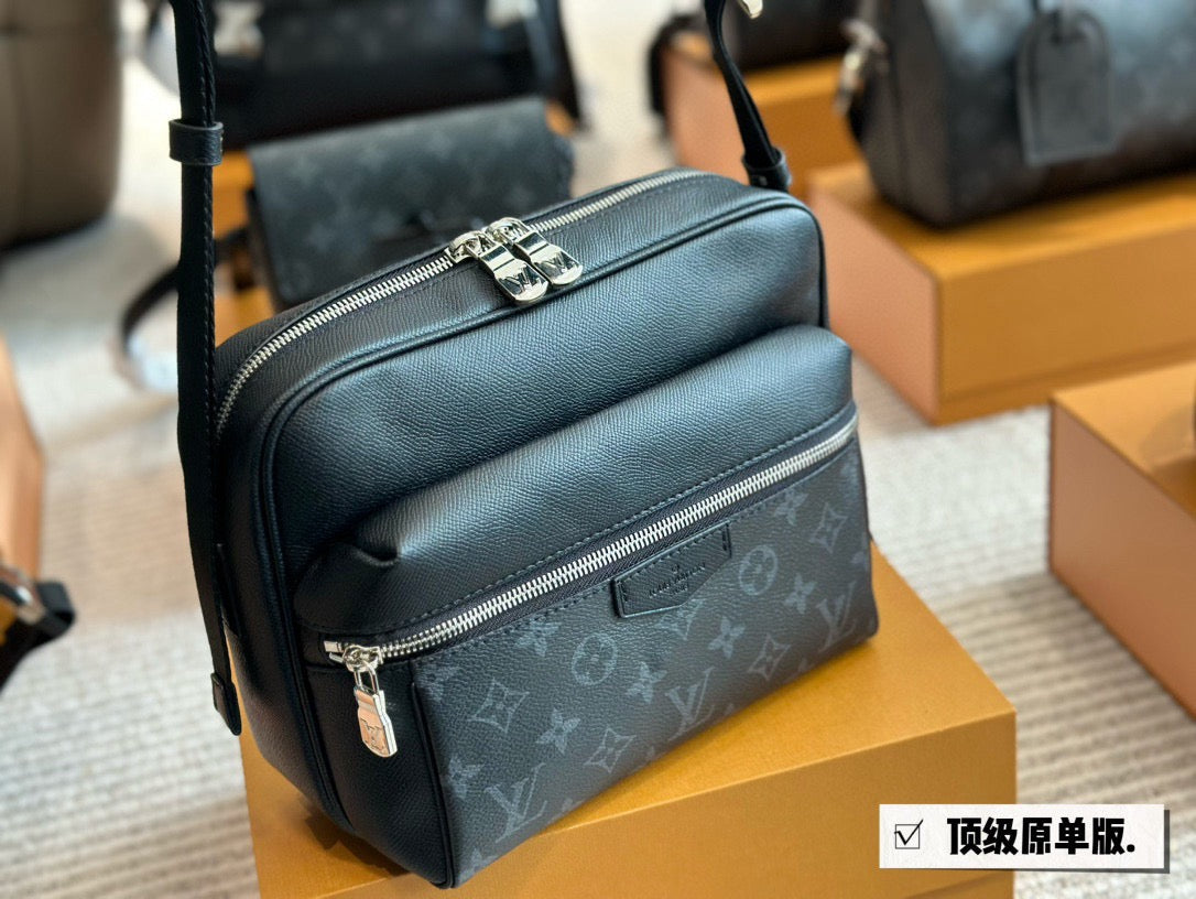 Lv Side Men’s Bag