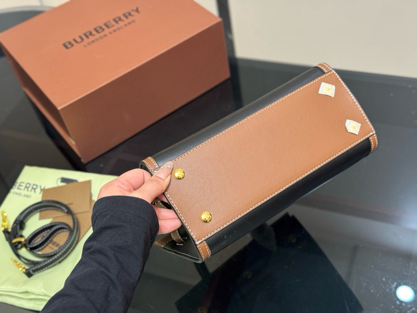 Burb*rry Handbag ( Limited Edition )