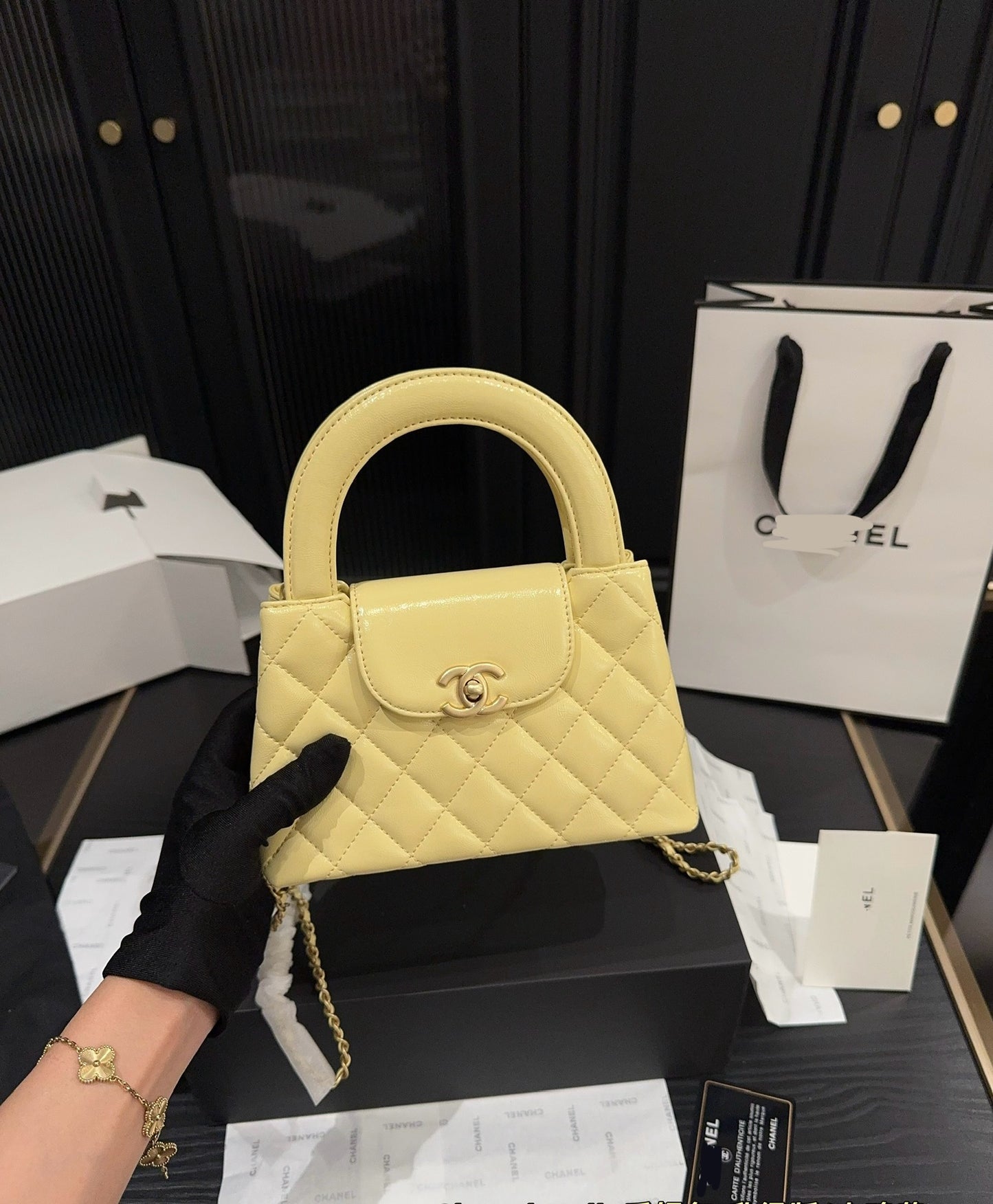 Cha*el Hand Bag