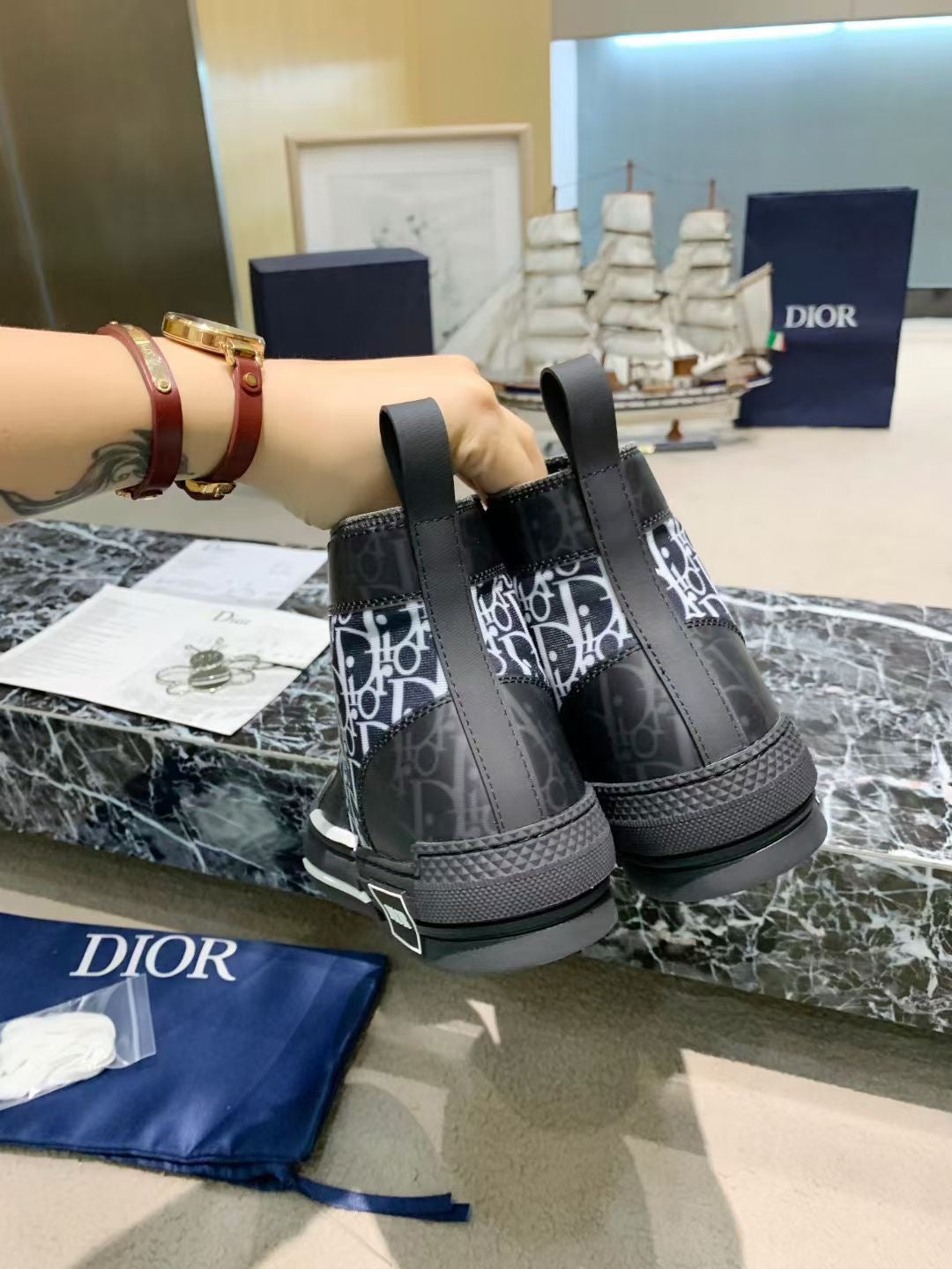 Di*r Shoes - New Arrival ( 2 Colours )
