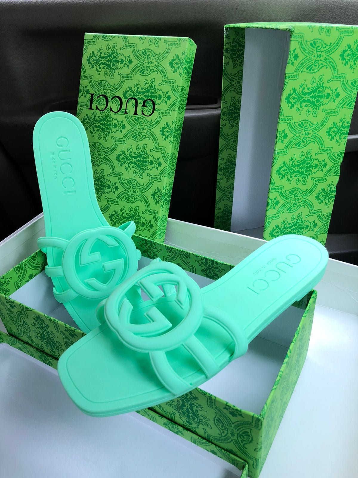 GG Famous Slipper