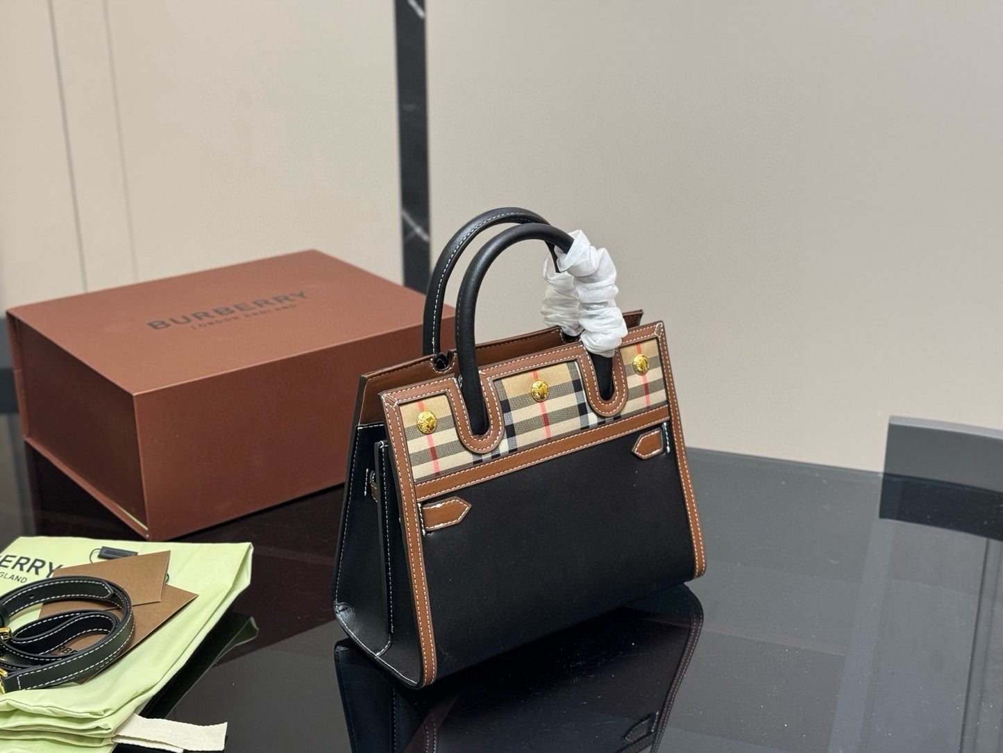 Burb*rry Handbag ( Limited Edition )