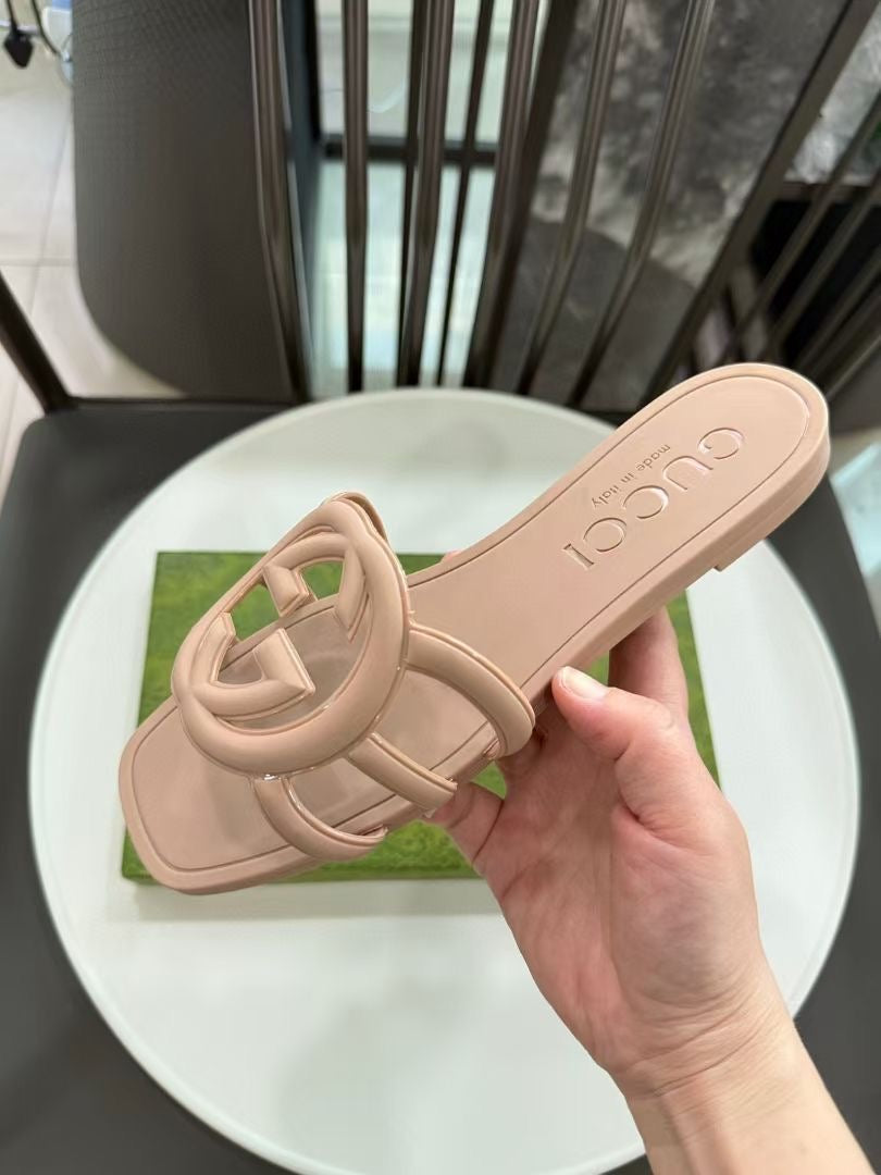 GG Famous Slipper