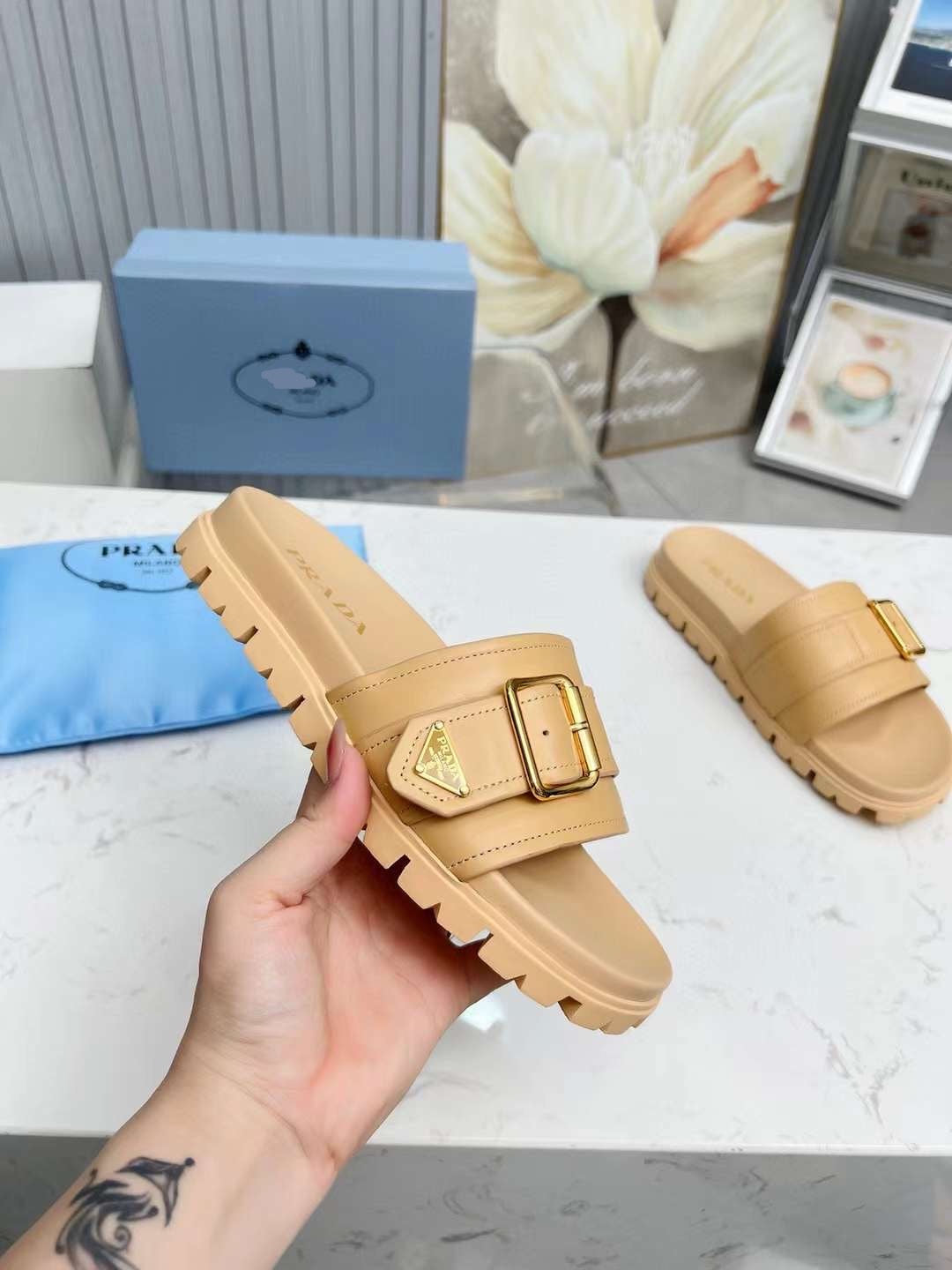 Pr*da Famous Unisex Slipper ( 3 Colours )