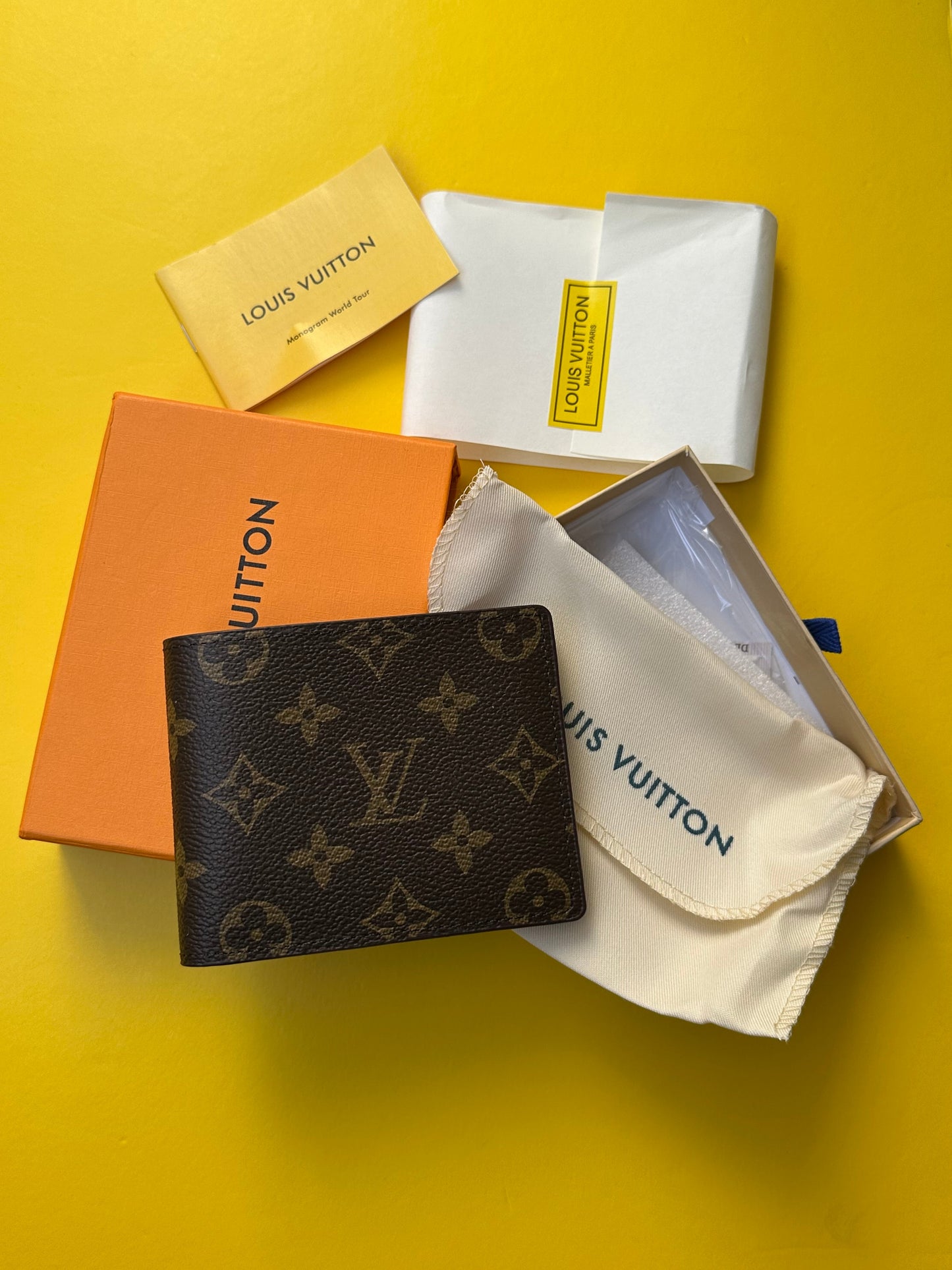 Lv Wallet - Famous Brand