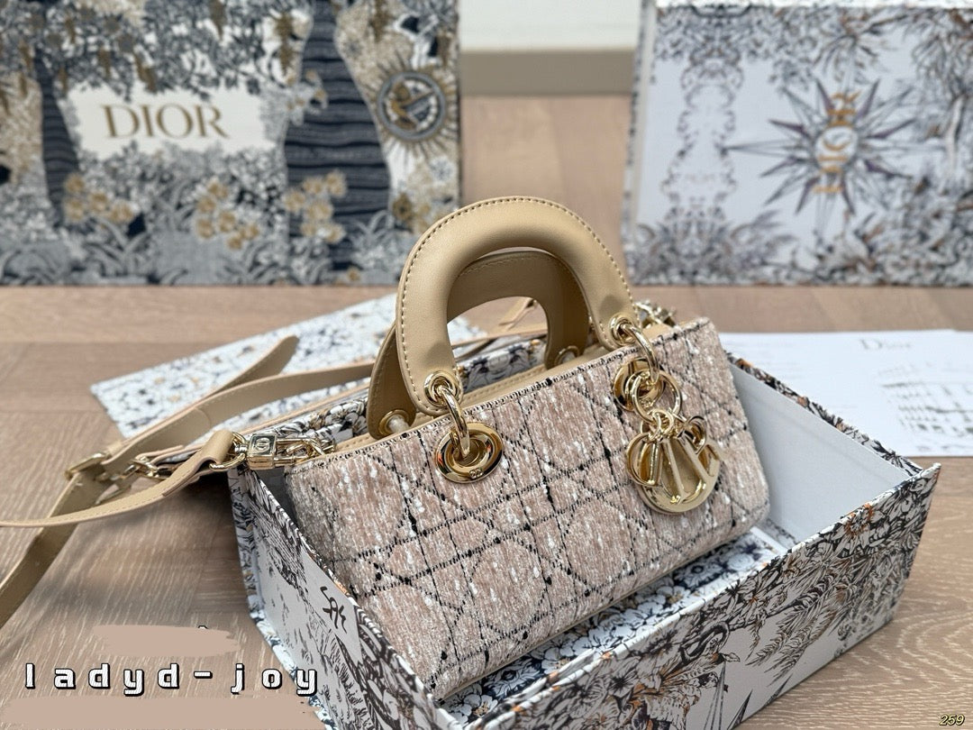 Di*r Famous Lady Joy Bag