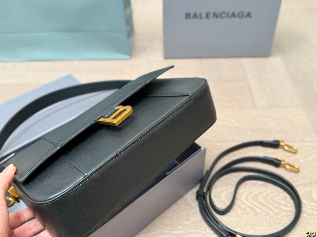 Balenc*aga Handbag ( 4 Colours )