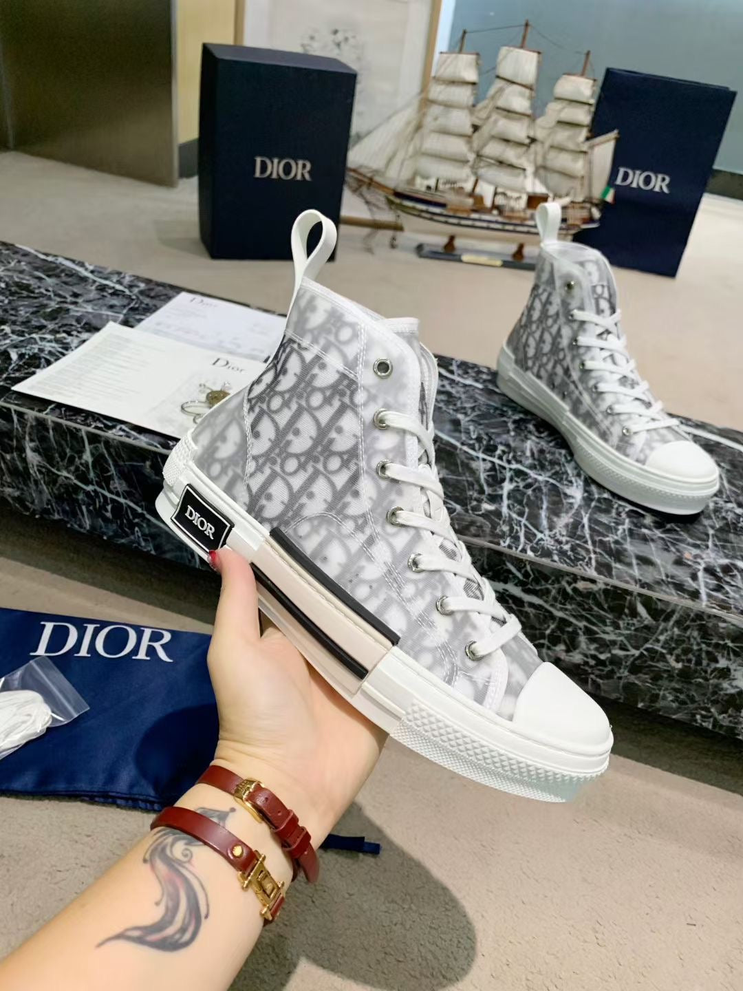 Di*r Shoes - New Arrival ( 2 Colours )