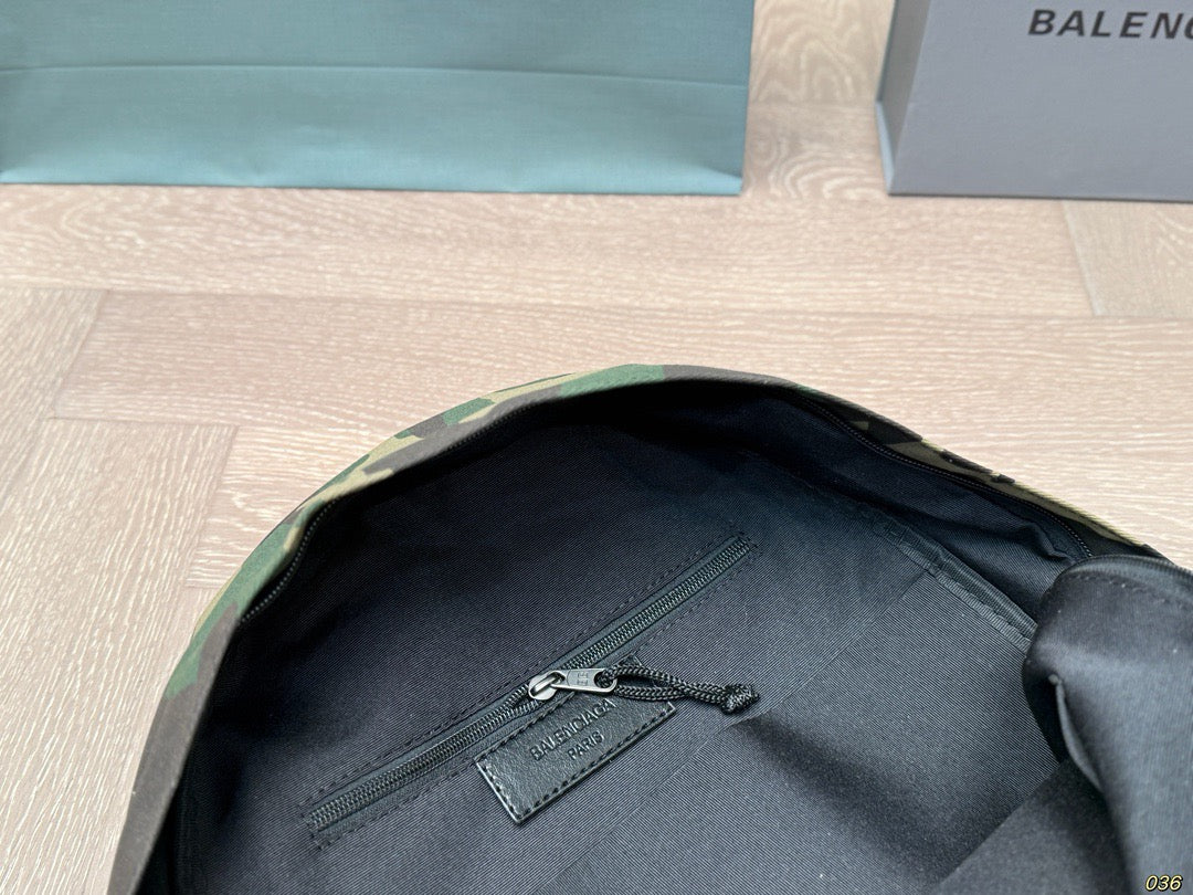 Balenc*aga Bagpack