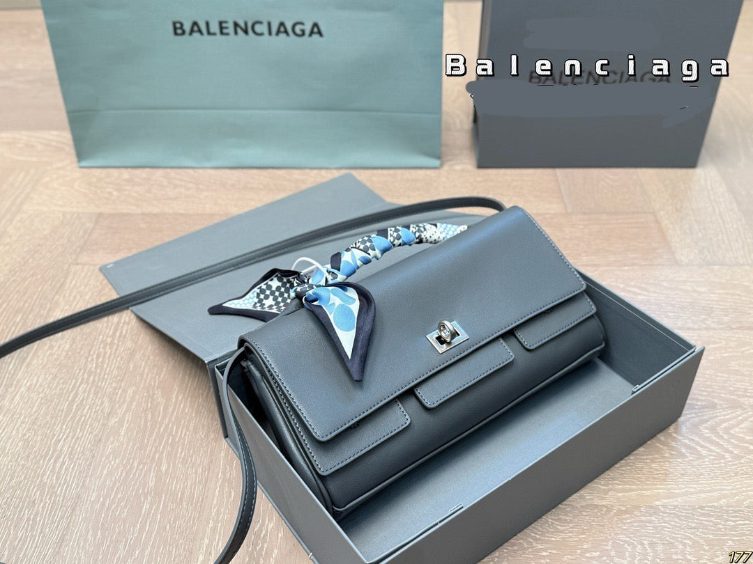 Balenc*aga Handbag ( 5 Shades )