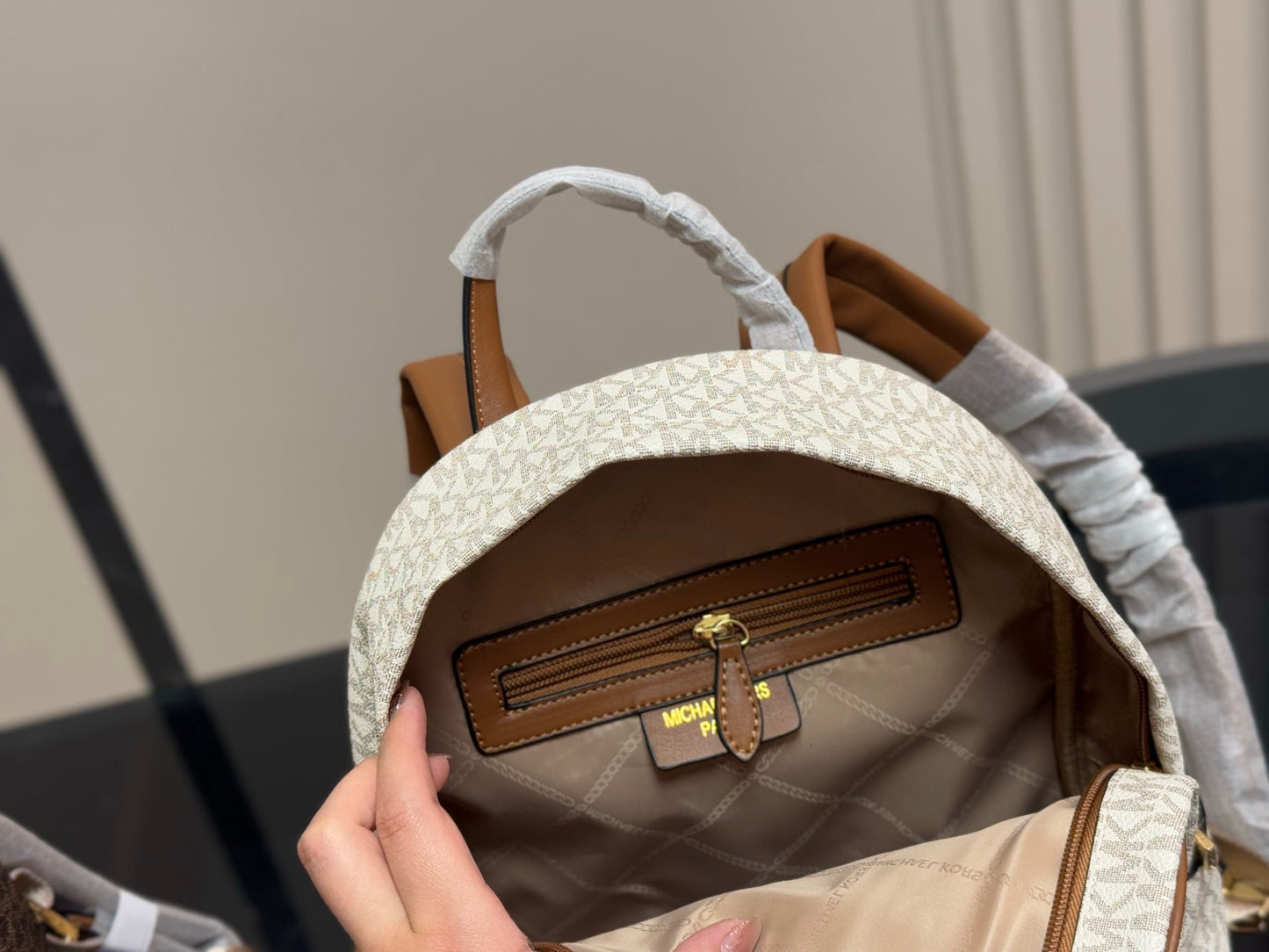 MK Bag-packs ( 2 Colours )