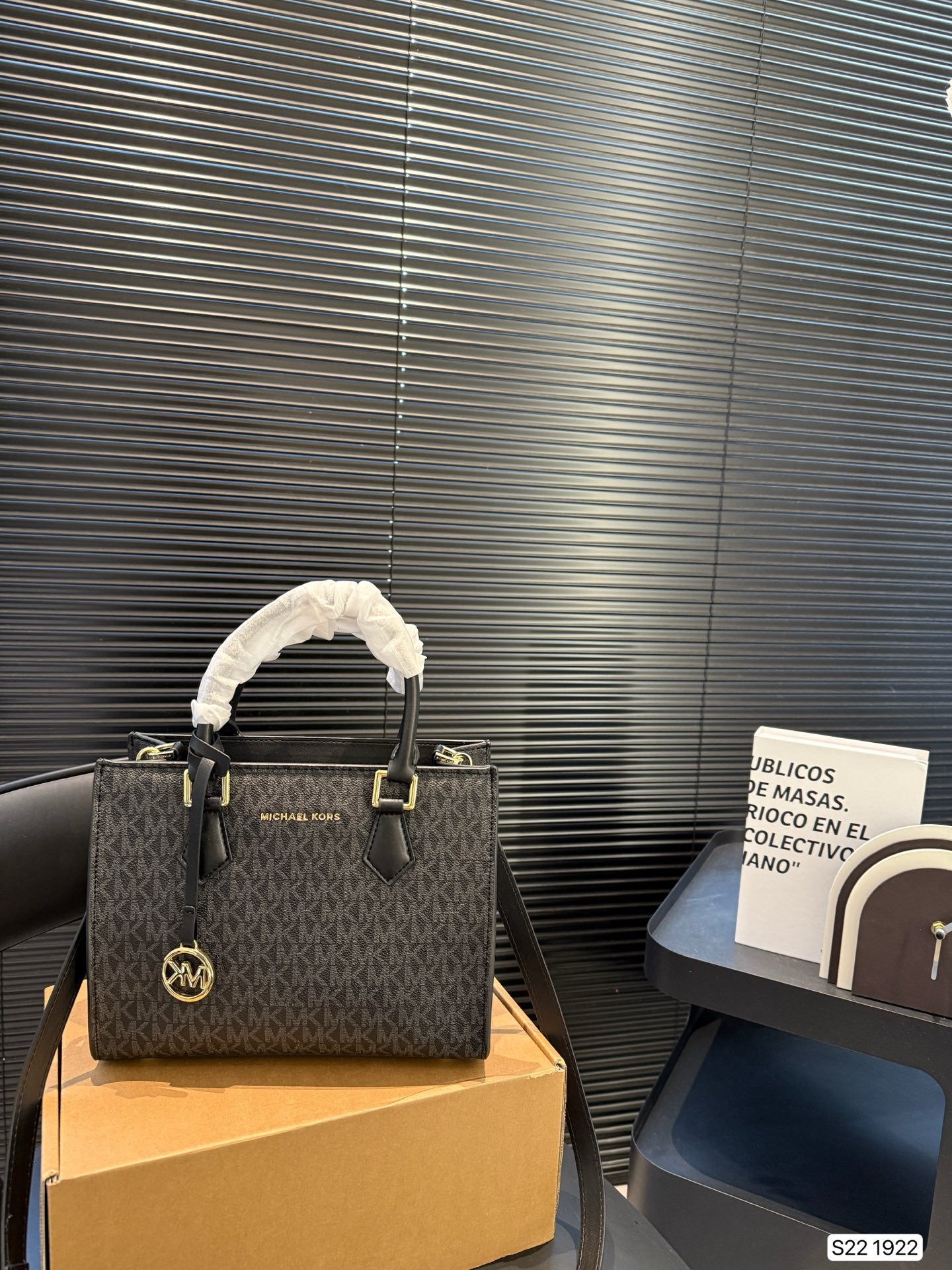 MK Most Demanding Handbags ( 4 Colours )