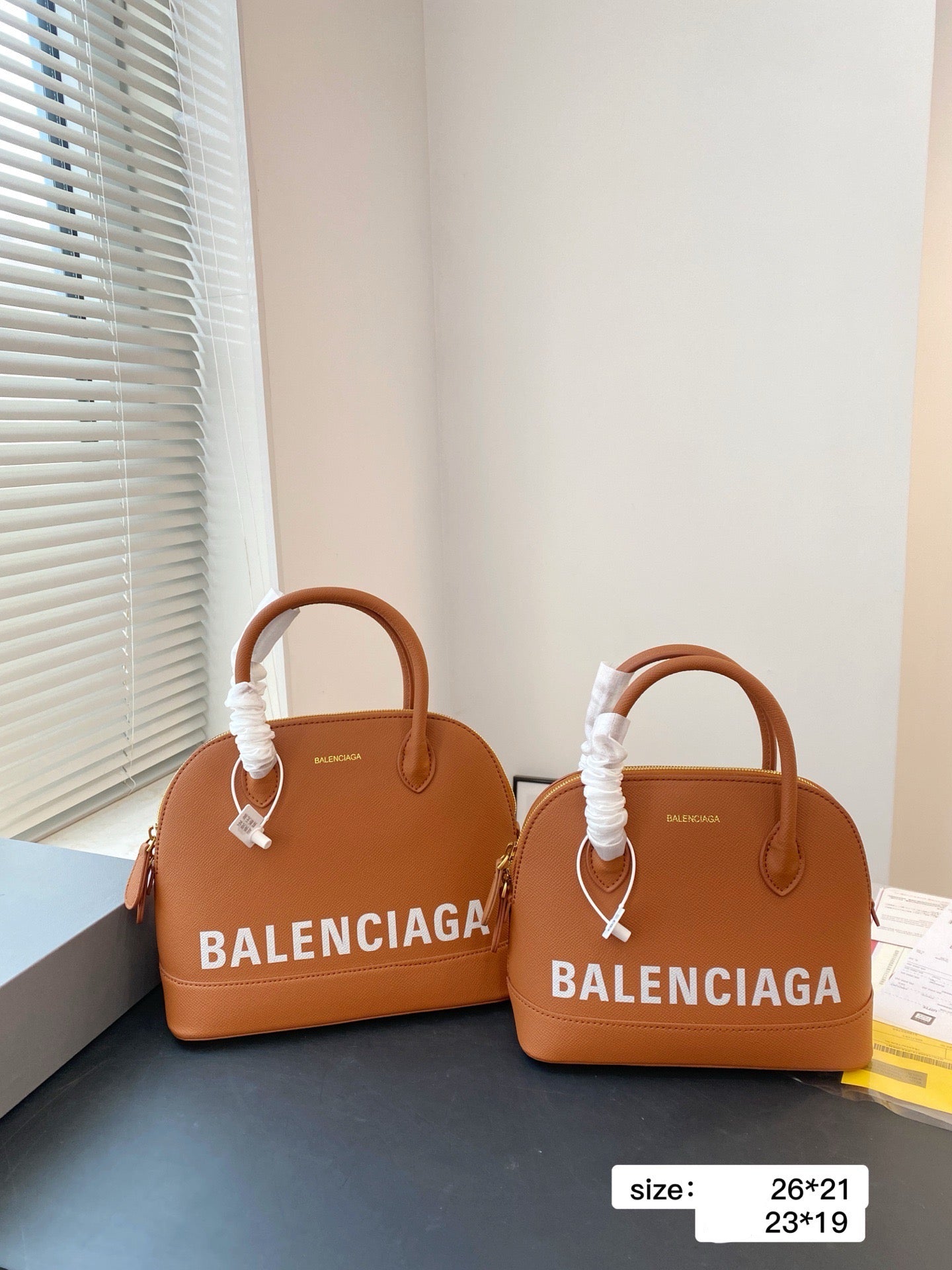 Balenc*aga Handbag