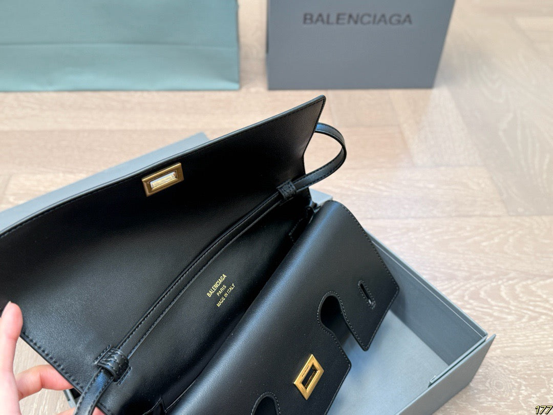Balenc*aga Handbag ( 5 Shades )