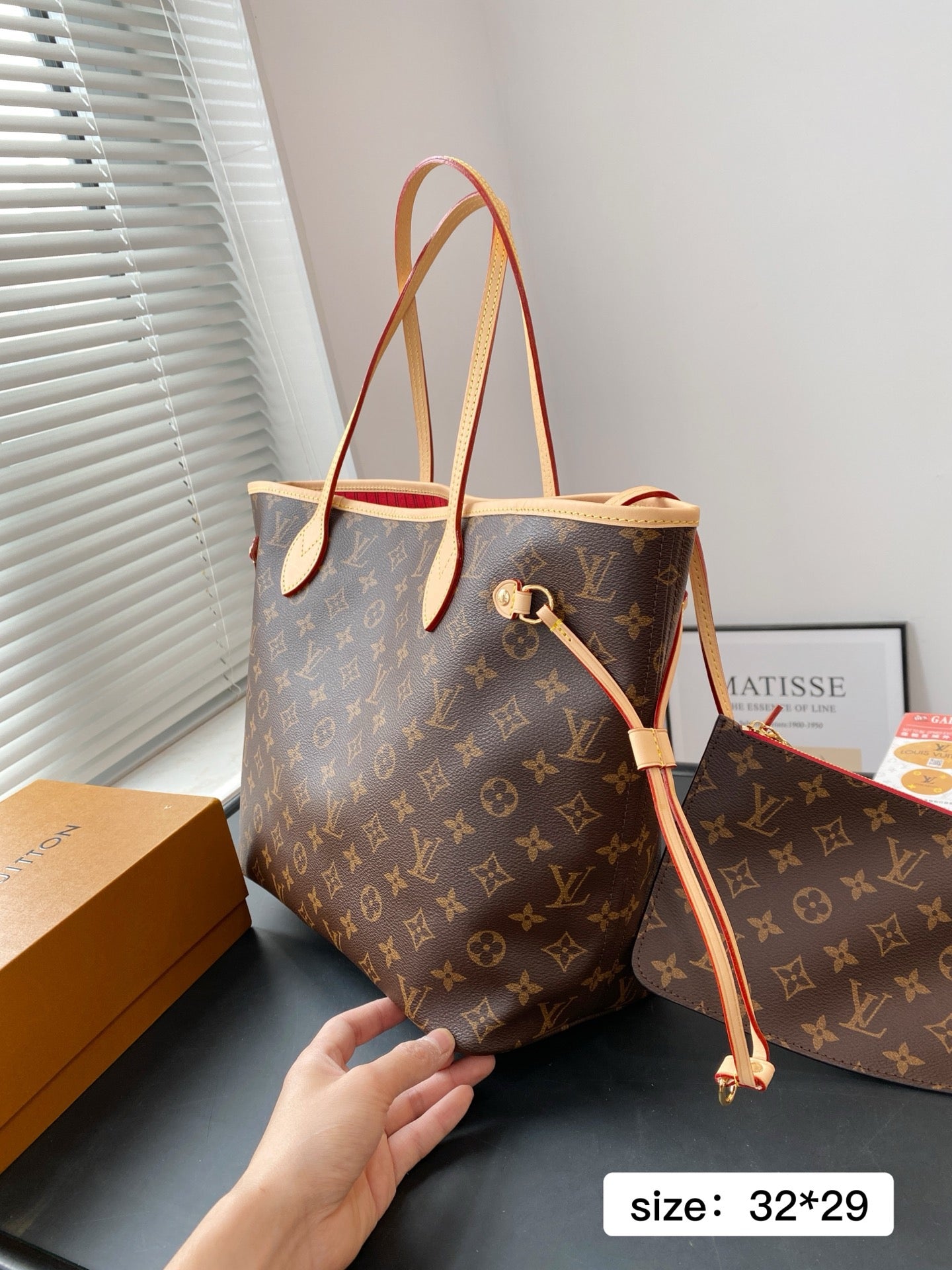 Lv Famous Never-full Bag