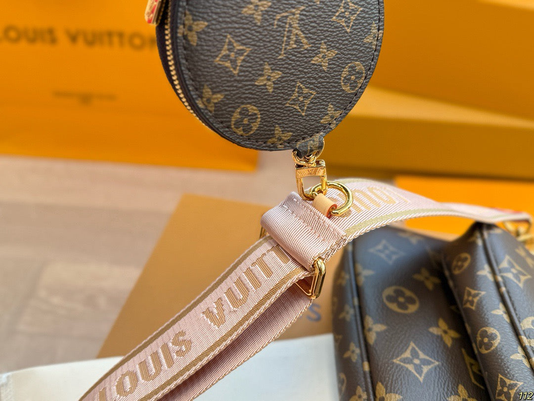 Lv Pochette Bag ( Pink Belt )