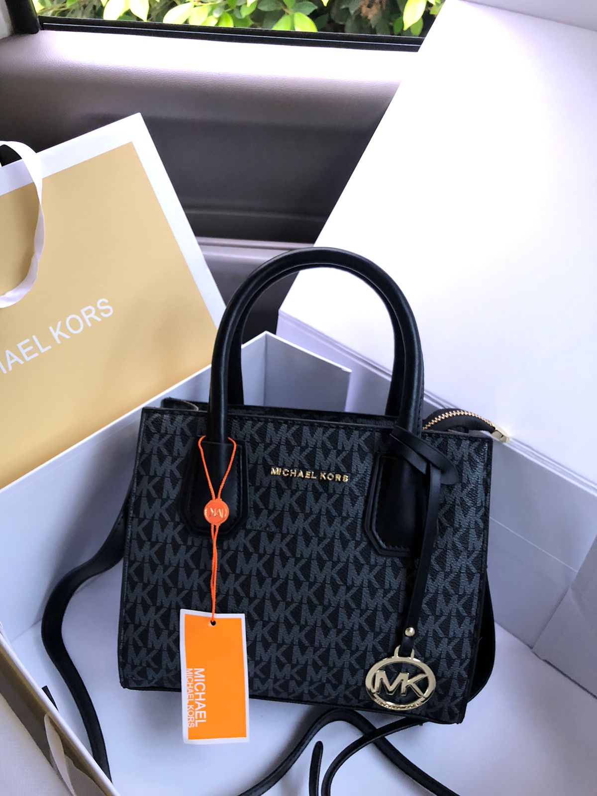 MK Handbags ( 4 Shades )