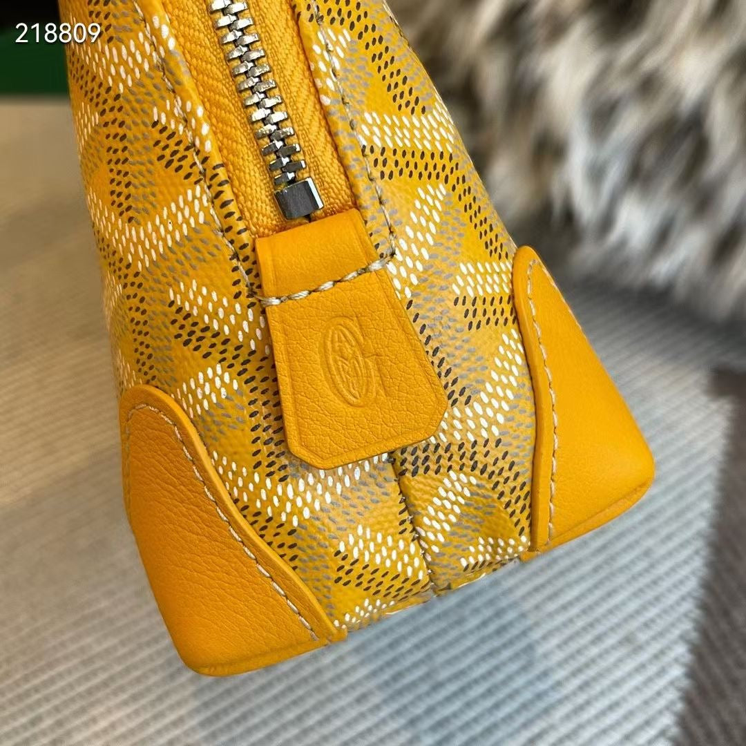 G*yard Vendome Pouch
Mini shell-shaped bag