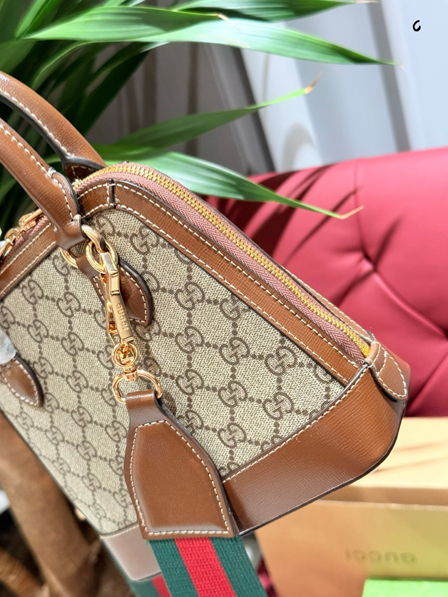 GG Smart Hand Bag