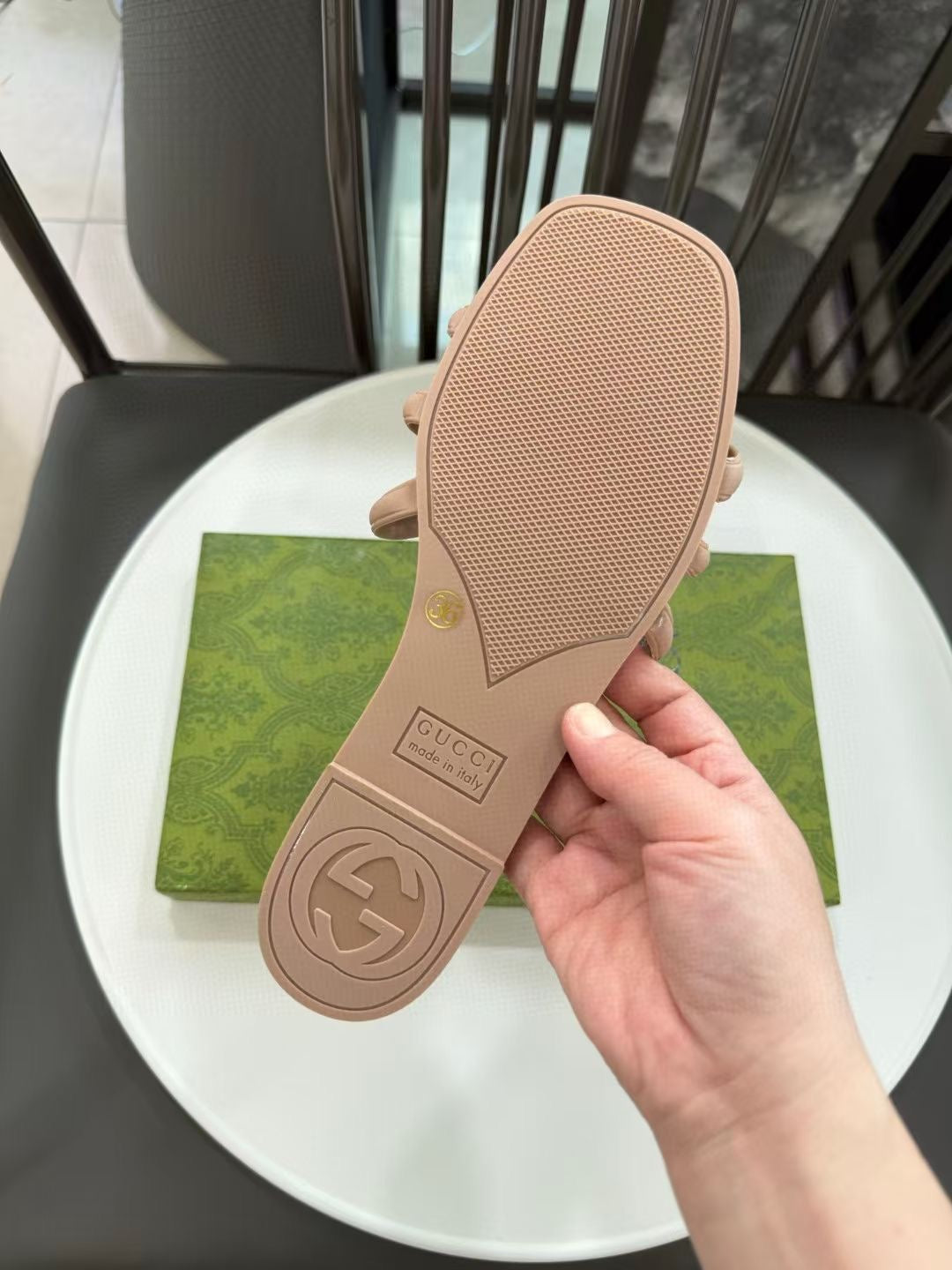 GG Famous Slipper