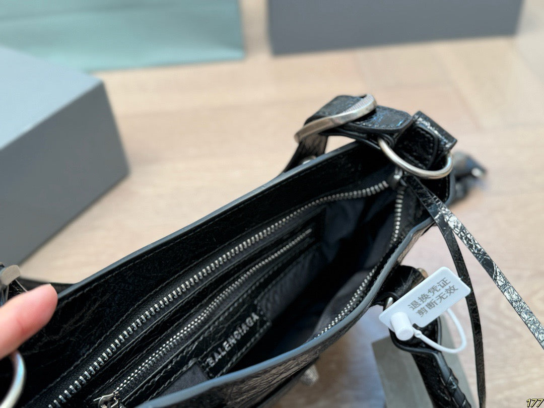 Balenc*aga Handbag ( 3 Colours )