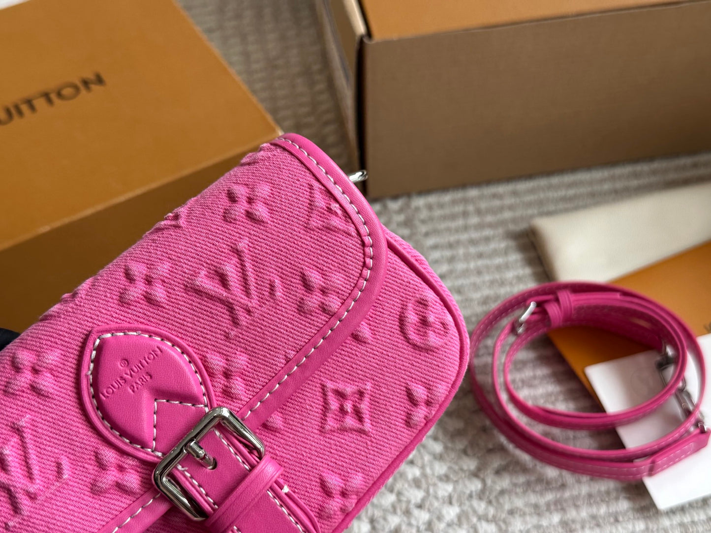 Lv Runway Style Baguette