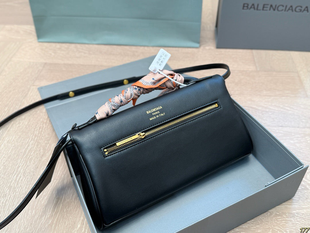 Balenc*aga Handbag ( 5 Shades )