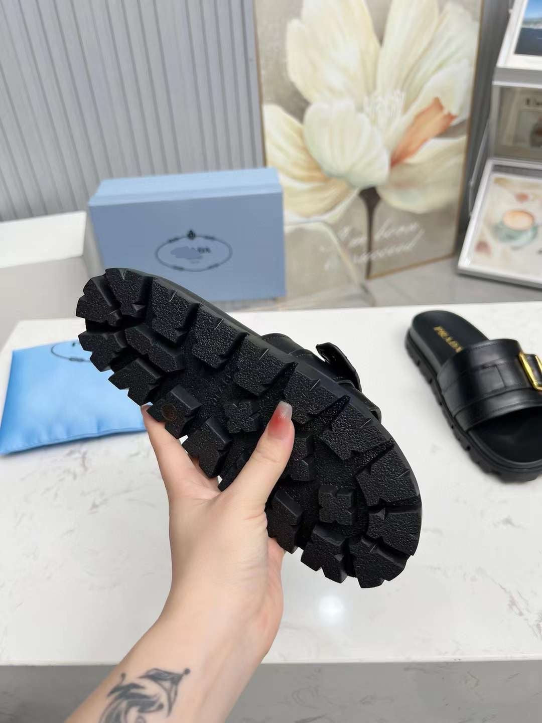 Pr*da Famous Unisex Slipper ( 3 Colours )