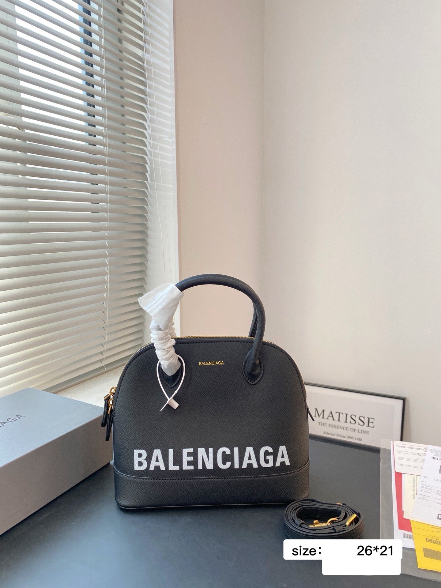 Balenc*aga Handbag
