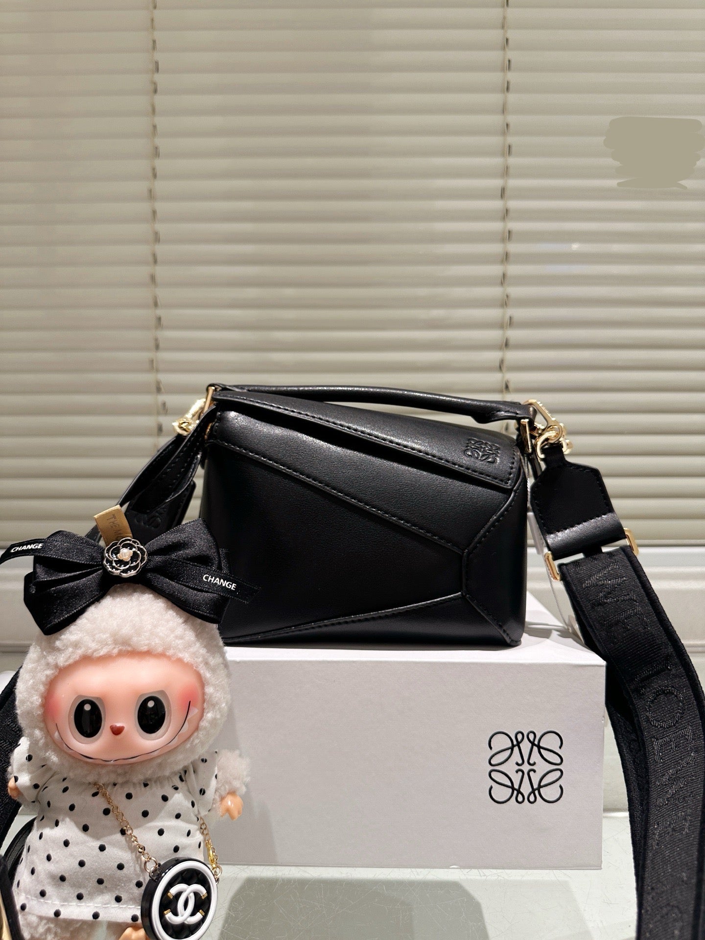 Lo*we Crossbody Bag ( 4 Colours )