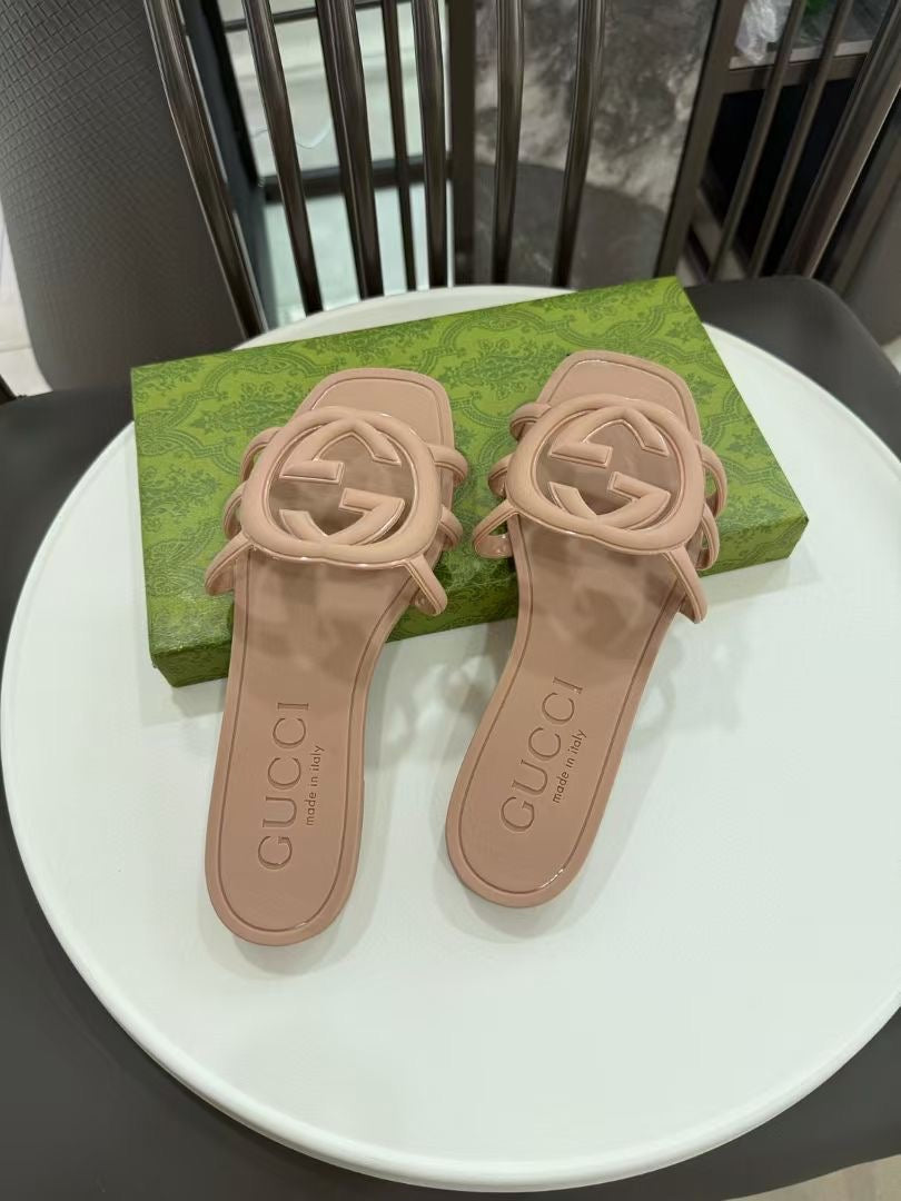 GG Famous Slipper