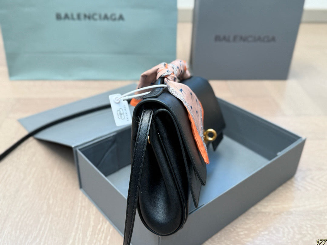Balenc*aga Handbag ( 5 Shades )