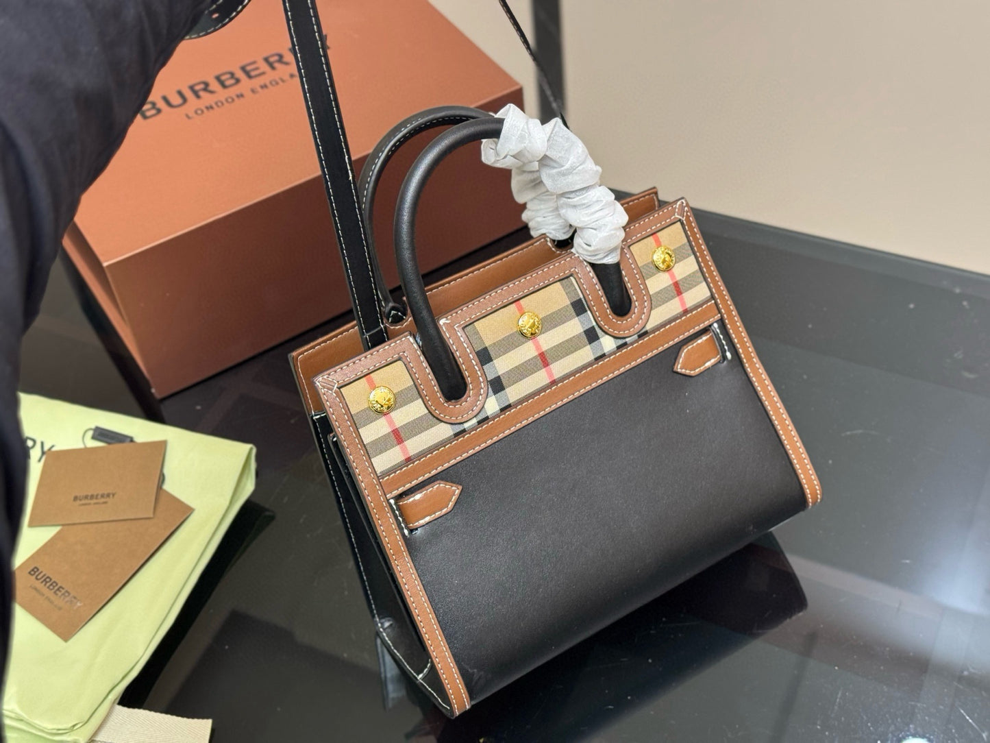 Burb*rry Handbag ( Limited Edition )