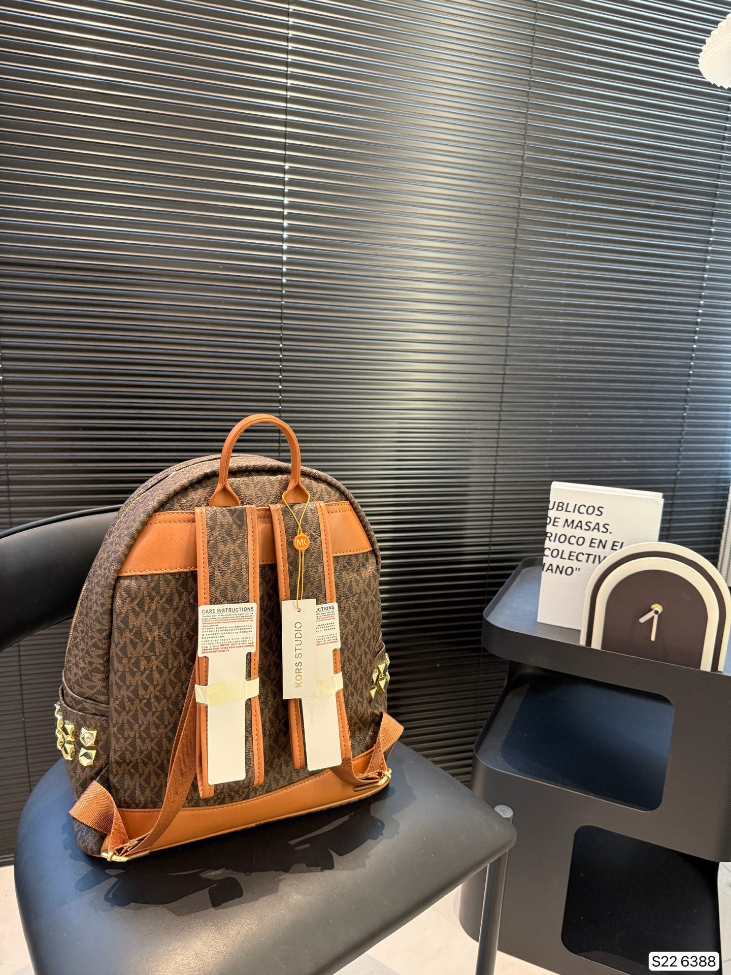 MK Famous Bagpack