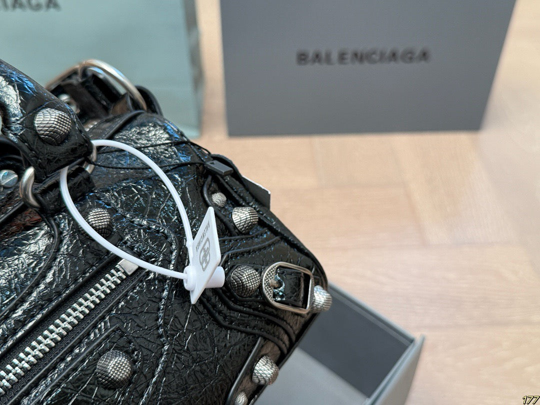 Balenc*aga Handbag ( 3 Colours )