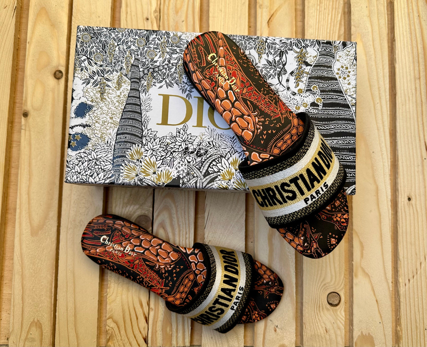Di*r Embroidery Slide
