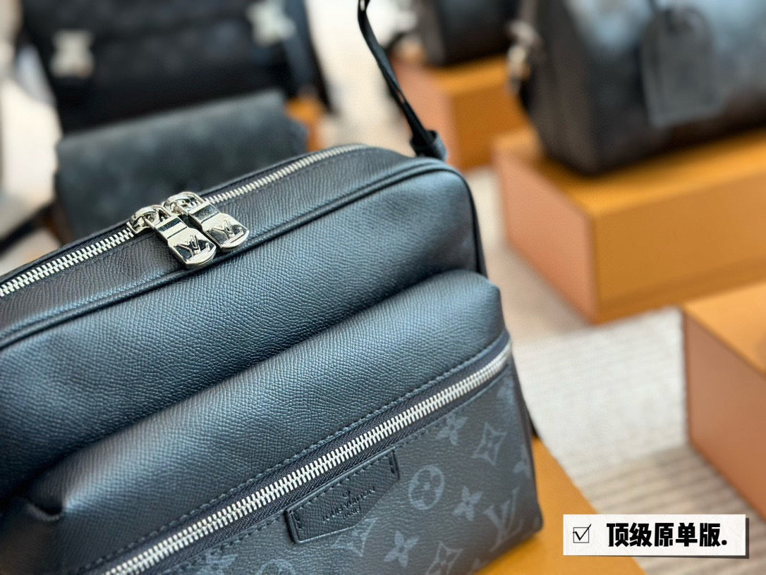 Lv Side Men’s Bag