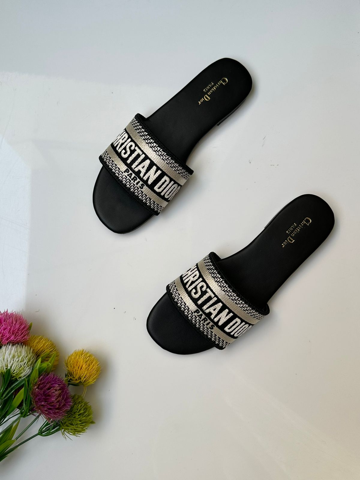 Di*r Embroidery Slide
