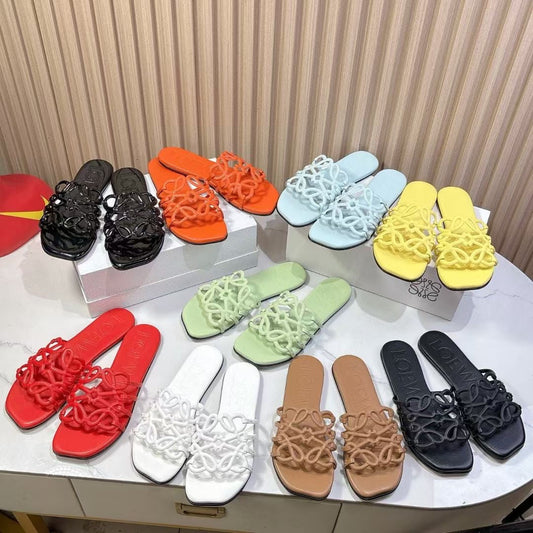 Lo*we Slippers