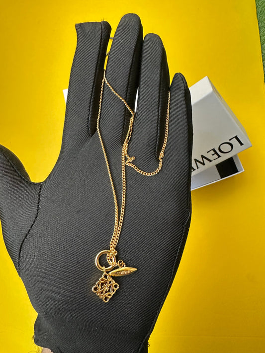 Lo*we Necklace