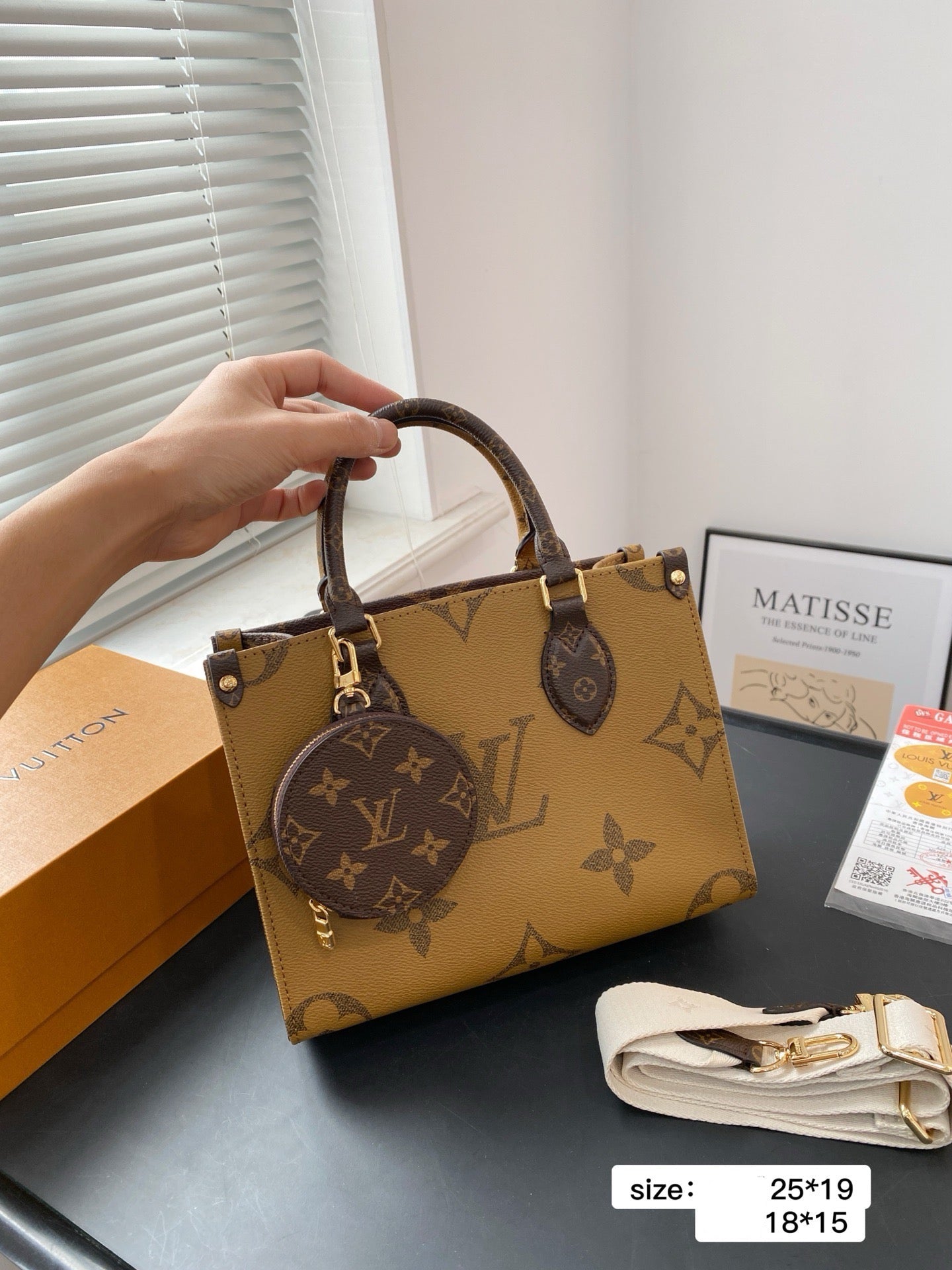 Lv Most Famous On the Go Bag ( 2 Sizes )