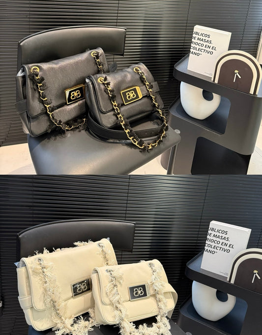Balenc*aga Shoulder Bag