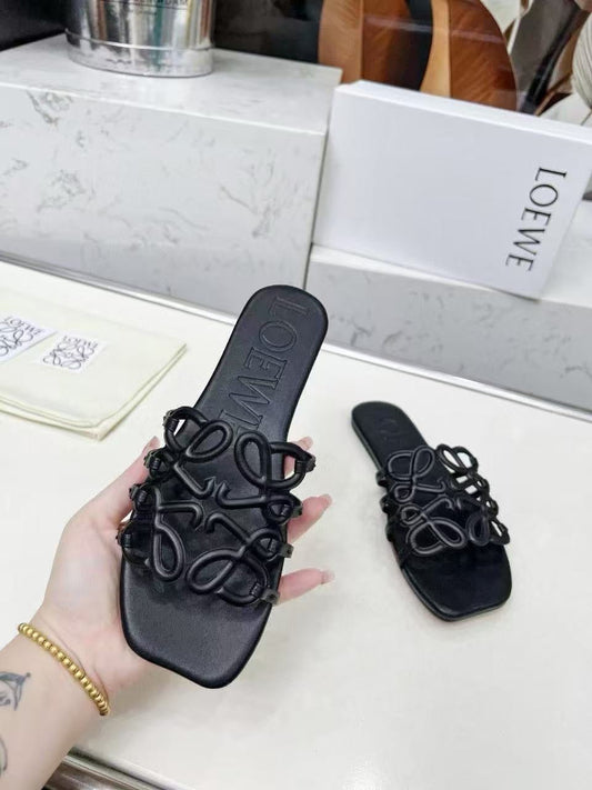 Lo*we Slipper