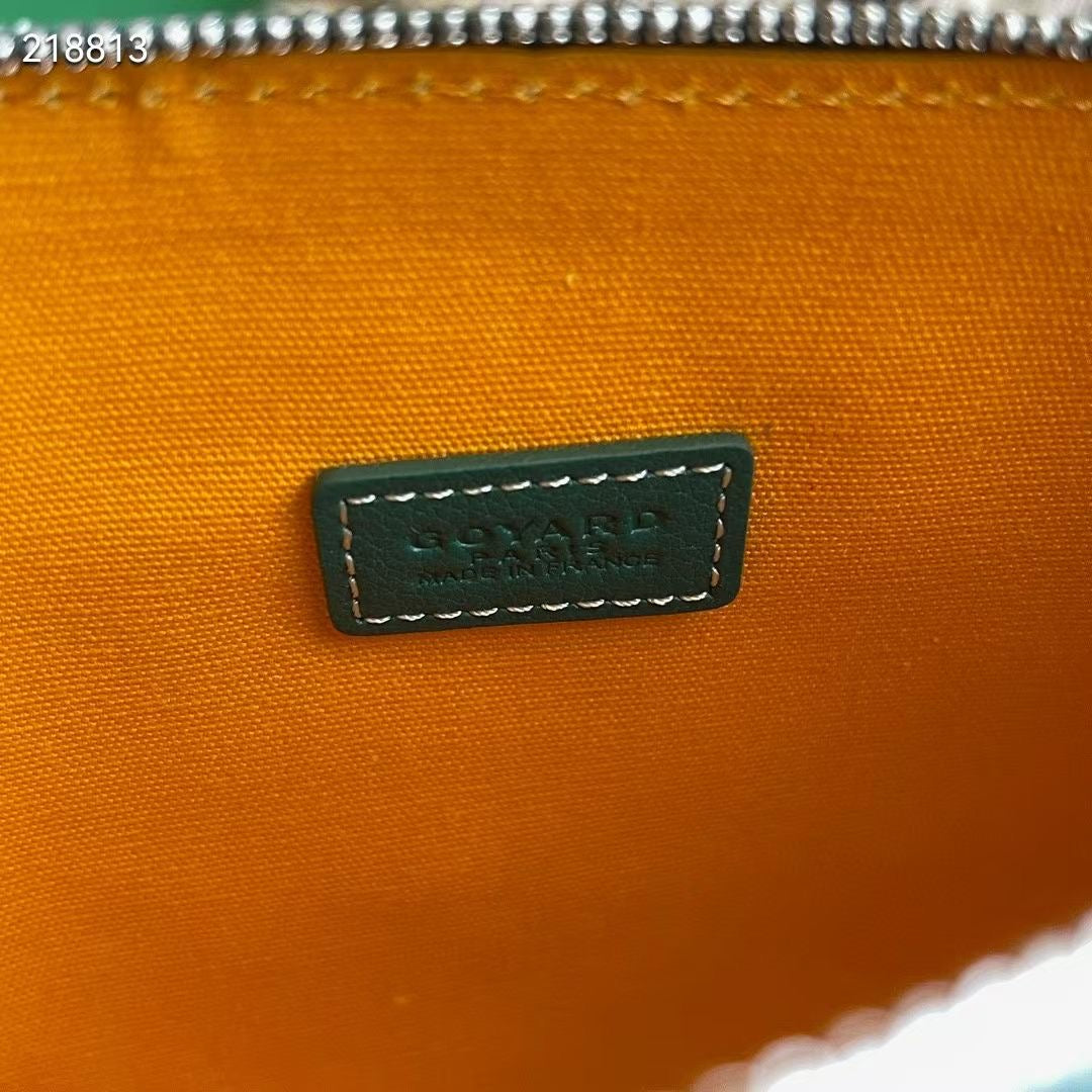 G*yard Vendome Pouch

Mini shell-shaped bag