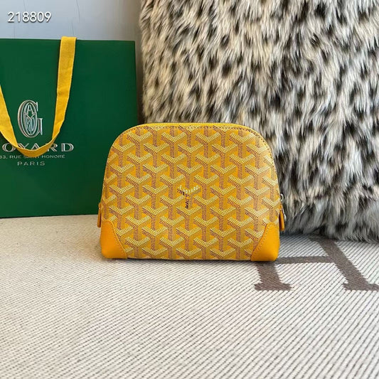 G*yard Vendome Pouch

Mini shell-shaped bag