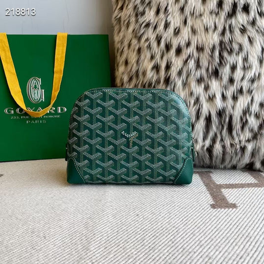 G*yard Vendome Pouch

Mini shell-shaped bag