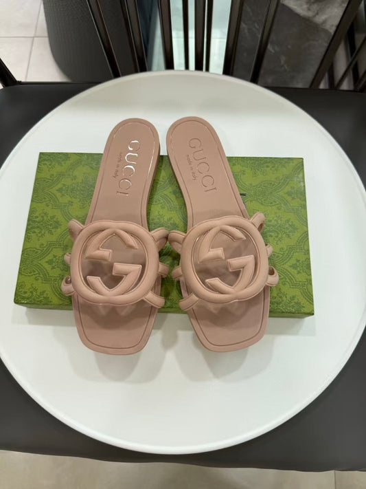 GG Famous Slipper