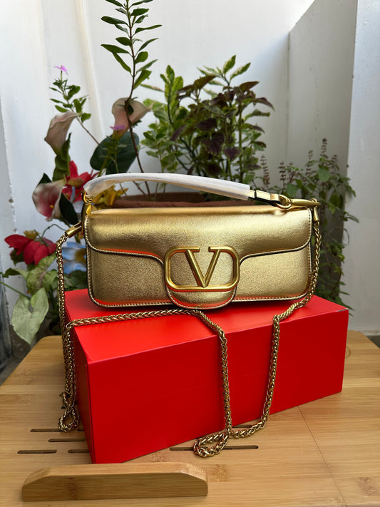 Val*ntino Bag