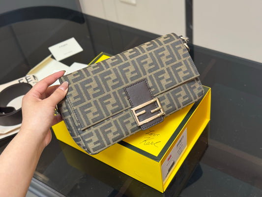 Fe*di Baguette Bag