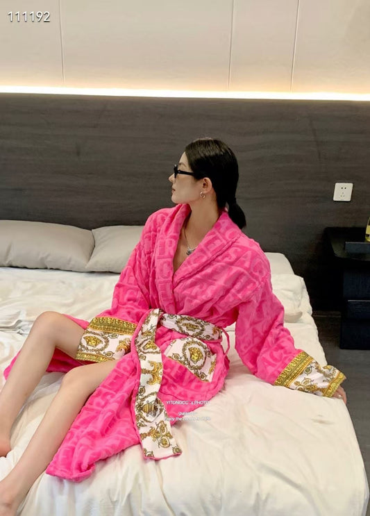 Ve*sace Bathrobe